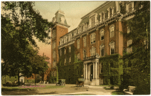 1915年大学大厅的照片