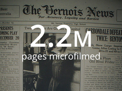 我们用缩微胶卷拍摄了220万页新闻纸