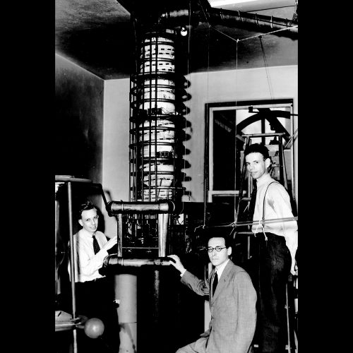 物理实验室里的研究人员，1940年。